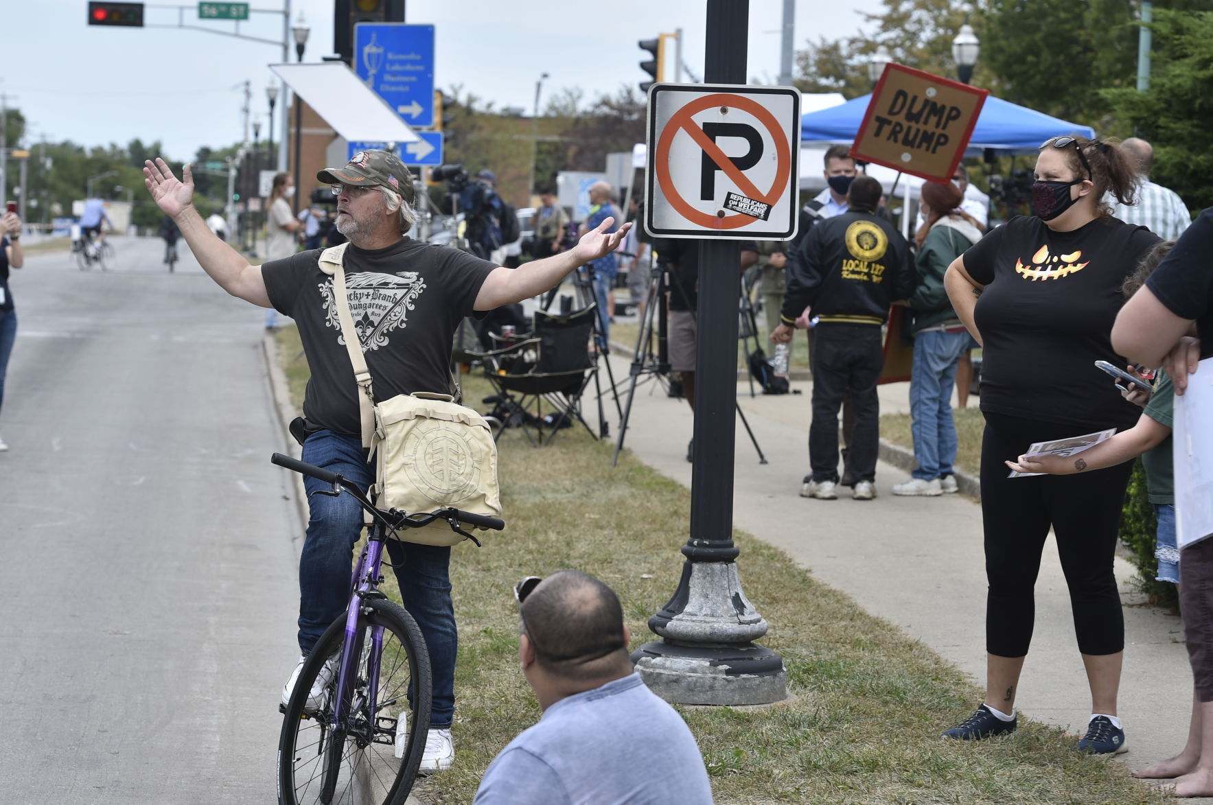 Crowds gather in Kenosha